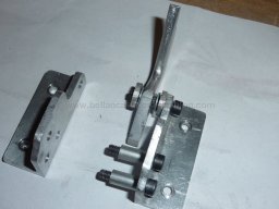 Towing hook assembly (38)